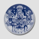 2002 Royal Copenhagen The Children's Christmas plate