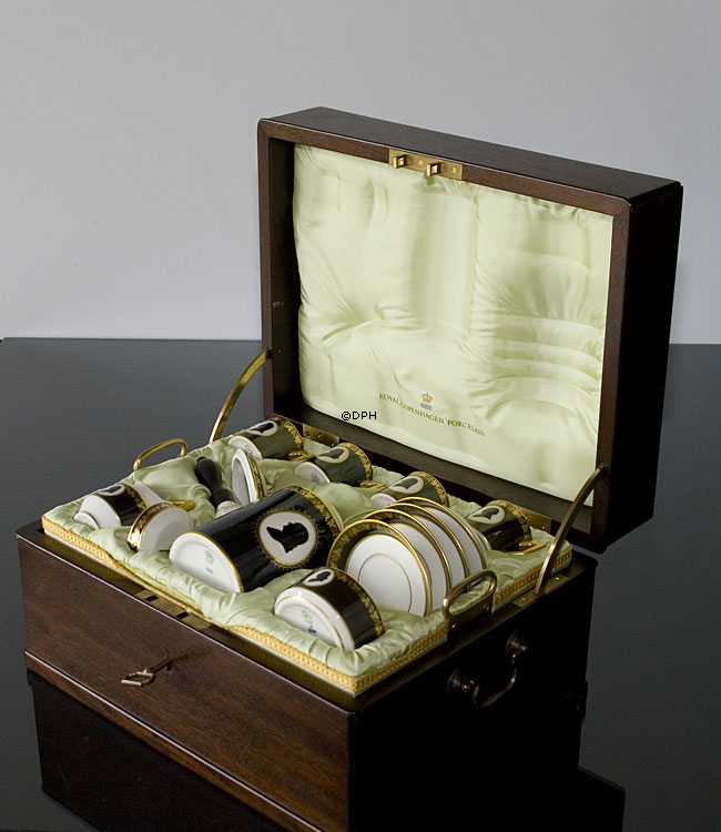 Kolonistel - Kaffe stel i maghoni møbel