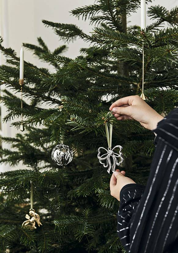 Karen Blixen's Jul, Sløjfe, forsølvet