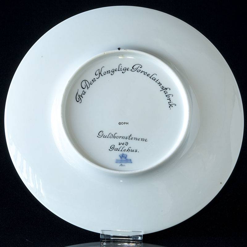 Royal Copenhagen platte med Guldhornstenene ved Gallehus