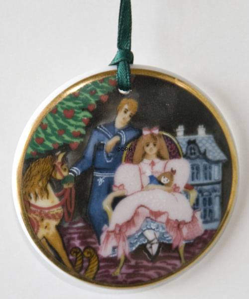 1995 Royal Copenhagen Ornament, Den Kære Familie