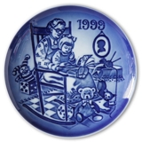 1999 Royal Copenhagen Grandparent's plate No. 1903699