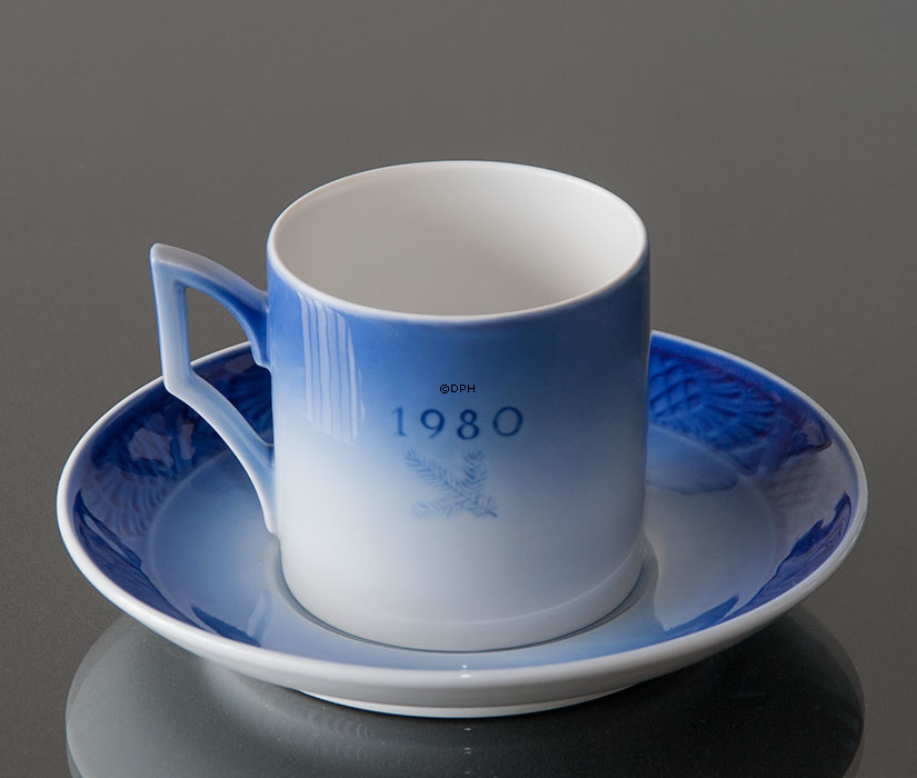 1980 Royal Copenhagen Julekop, Juletræet bringes hjem