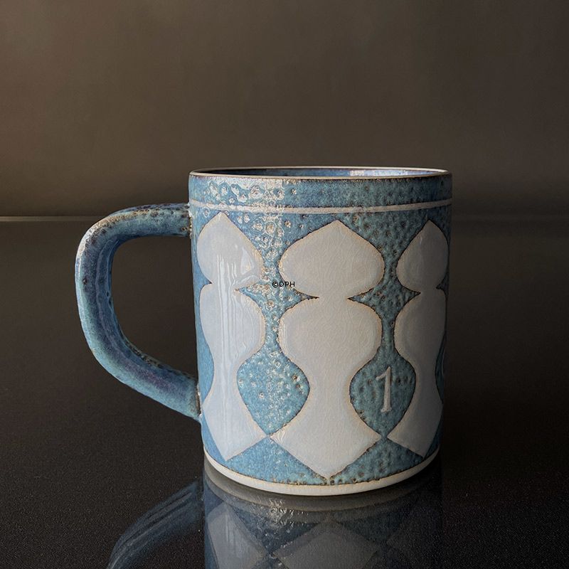 1967 Royal Copenhagen stort årskrus