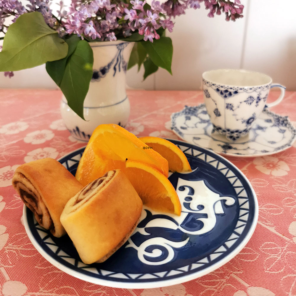 1977 Royal Copenhagen Mors dag platte, Børn i barnevogn