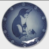 1983 Royal Copenhagen Mother and Child plate, cat with kitten