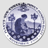 1907 Royal Copenhagen Gedenkteller, MANVS QVÆ CVNAS MOVET MVNDVM REGIT