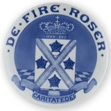 1909 Royal Copenhagen Gedenkteller, DE FIRE ROSER - CARITATE DEI