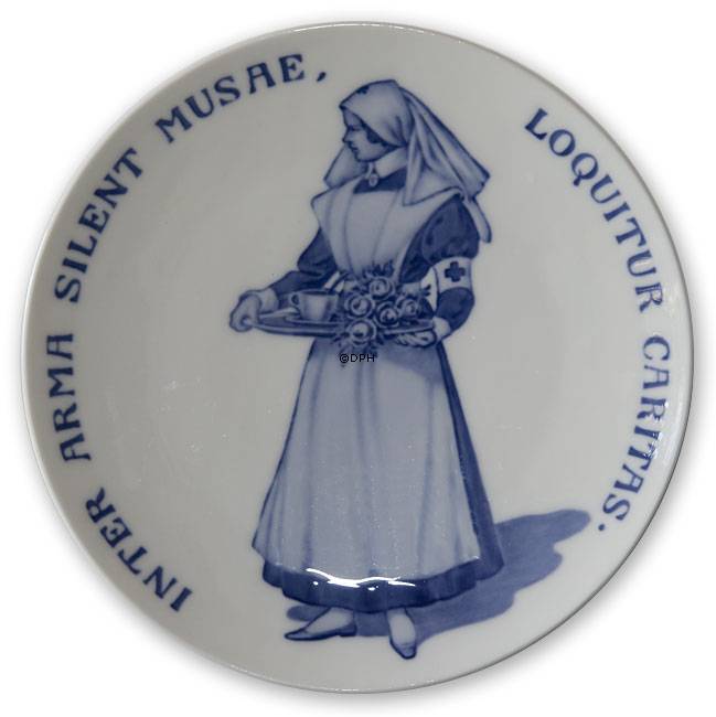 1917 Royal Copenhagen Mindeplatte, Røde Kors platte, INTER ARMA SILENT MUSAE LOQUITUR CARITAS