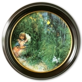 Royal Copenhagen Carl Larssons Børn, Brita i blomsterbedet