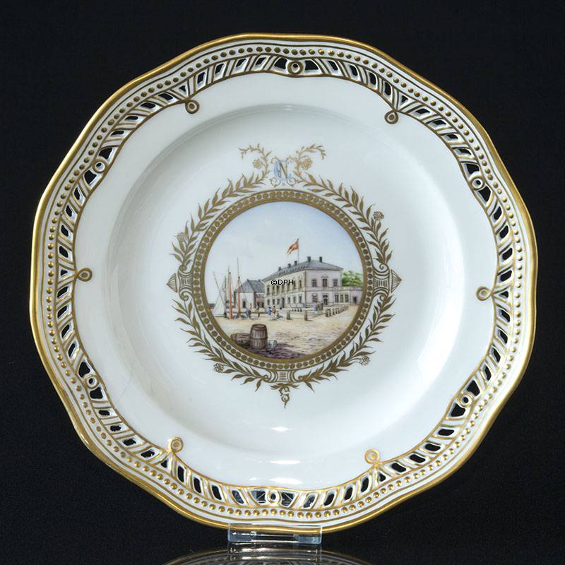 Royal Copenhagen platte med havn - Opus Schloasticum nr. 1657 (Med reparation)