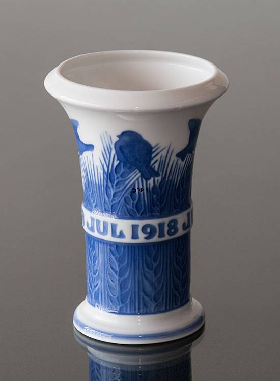 Royal Copenhagen Julevase 1918