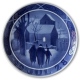 Reverend on his way to church 1928, Royal Copenhagen Christmas plate