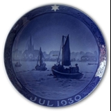 Fishing vessels on their way 
to harbour 1930, Royal Copenhagen Christmas plate