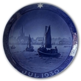 Fishing vessels on their way 
to harbour 1930, Royal Copenhagen Christmas plate