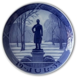 The statue of King Frederik VI 1932, Royal Copenhagen Christmas plate