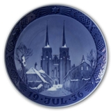 The cathedral in Roskilde 1936, Royal Copenhagen Christmas plate