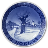 Snowy landscape 
with church 1944, Royal Copenhagen Christmas plate French text