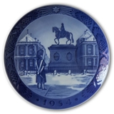 Amalienborg Palace with the equestrian of 
King Frederik V 1954, Royal Copenhagen Christmas plate