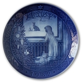 Waiting for Christmas 1982, Royal Copenhagen Christmas plate