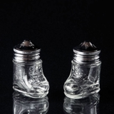 Salt and pepper set, shaped like shoes