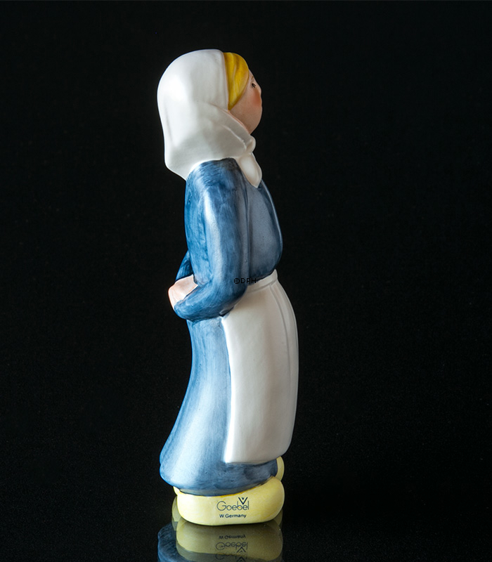 Goebel Hummel figur af pige med træsko af Lars Pagfeldt