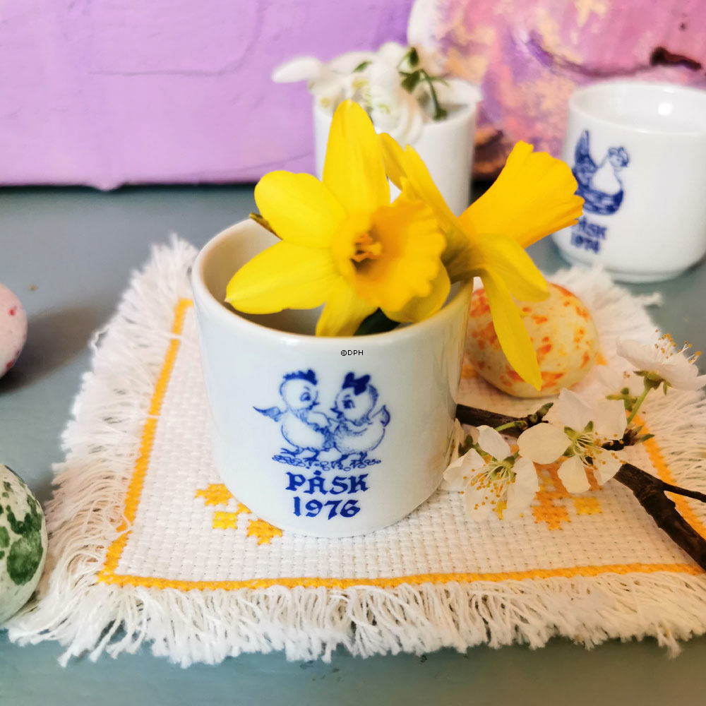 1976 Stockbild Påske æggebæger, kyllinger