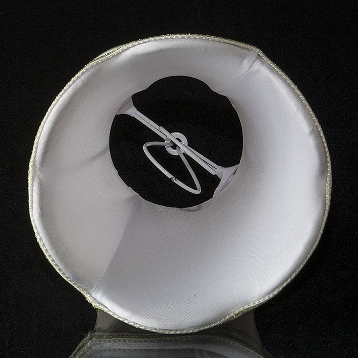 Lampeskærm - Håndsyet sekskantet med buer 12 cm i højden, betrukket med off white silke