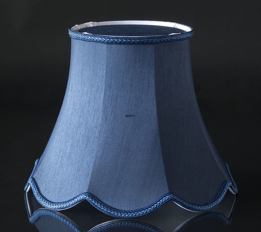 Håndsyet kantet lampeskærm med buer 26 cm i højden, mørk blå silke stof