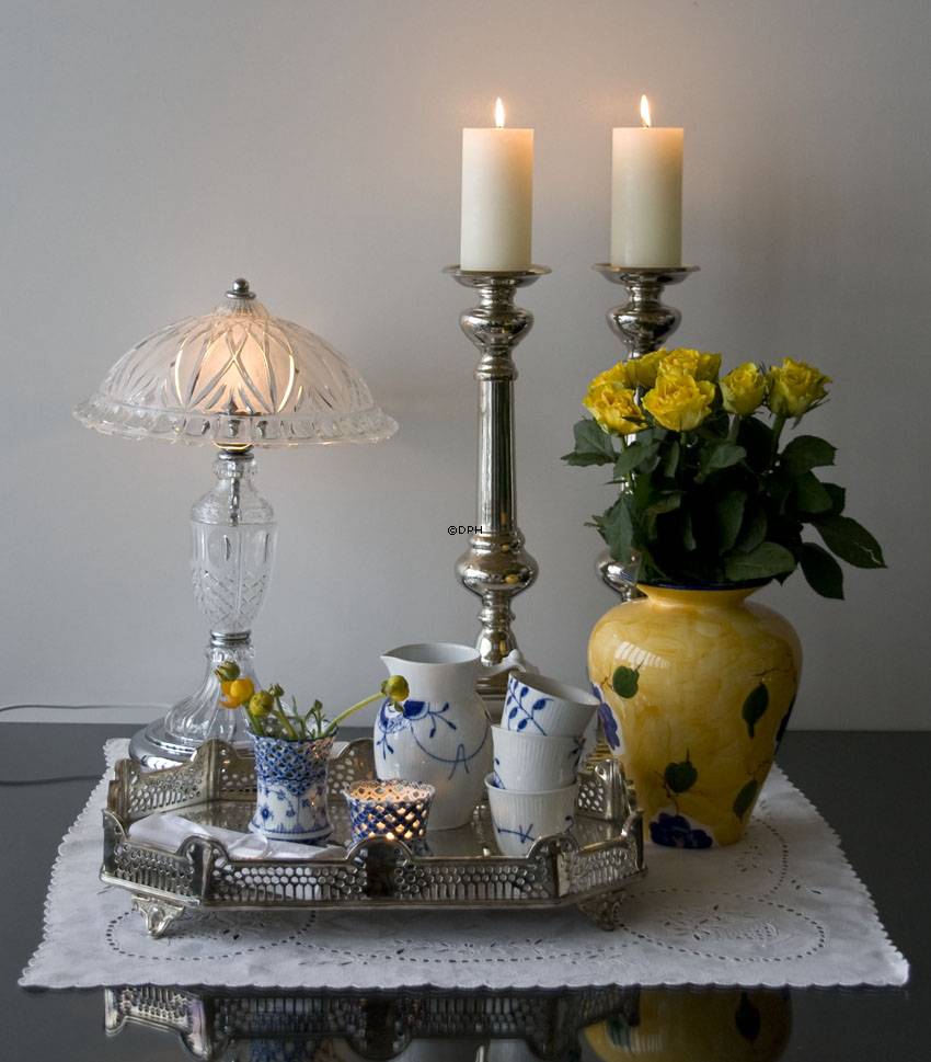 Dynasti 3, Krystalbordlampe