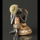 Buddha siddende med hænderne på knæ, sort og guld polyresin