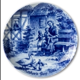 Berlin Design mother's day plate 1984 Maternal Care (English Text)