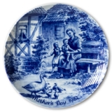 Berlin Design mother's day plate 1984 Maternal Care (English Text)