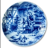 Berlin Design mother's day plate 1984 (German Text)