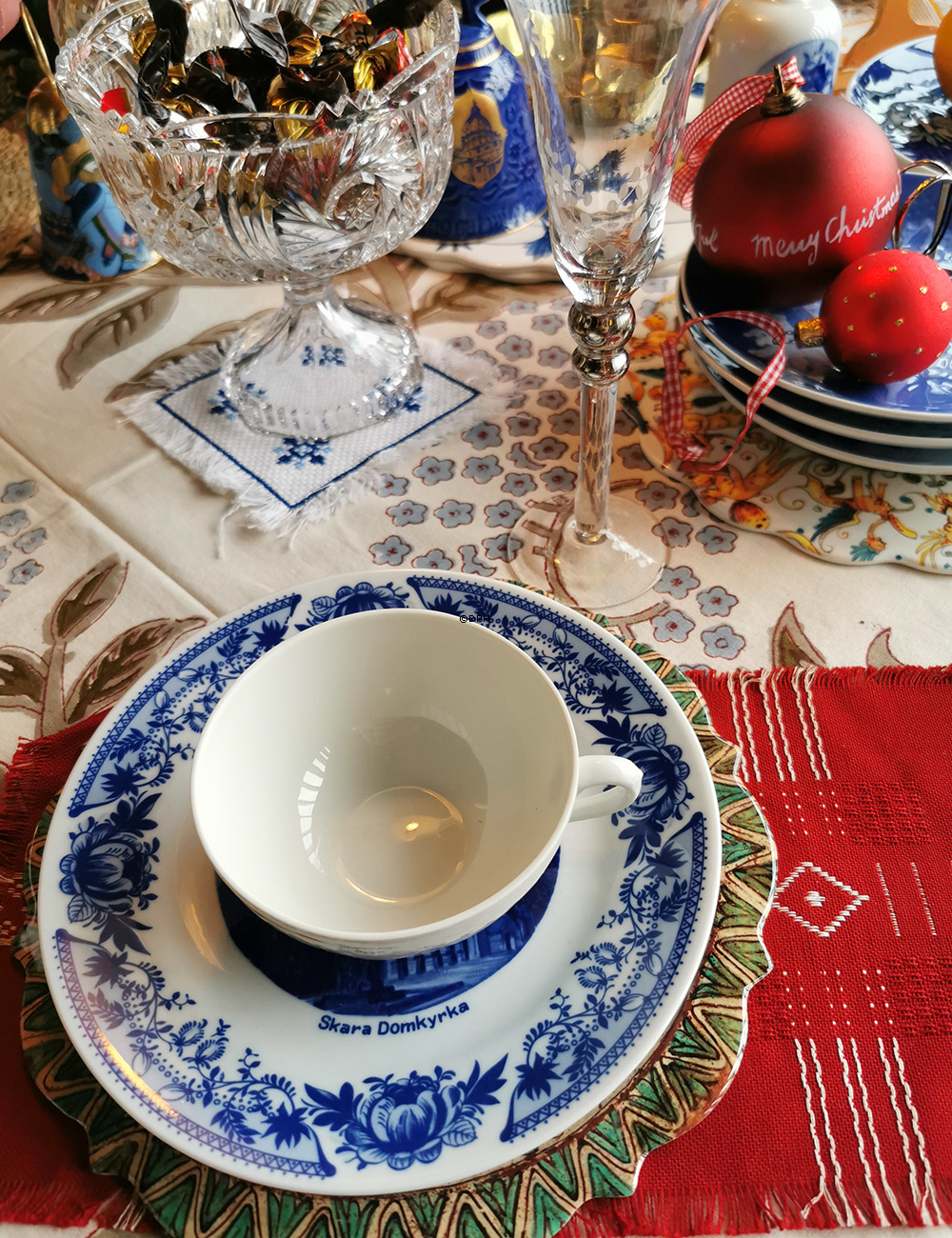 Kirkeplatte med Skara Domkirke