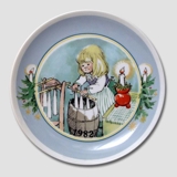 1982 Tettau Christmas plate