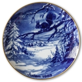 1988 Wallendorf Christmas plate, Squirrel