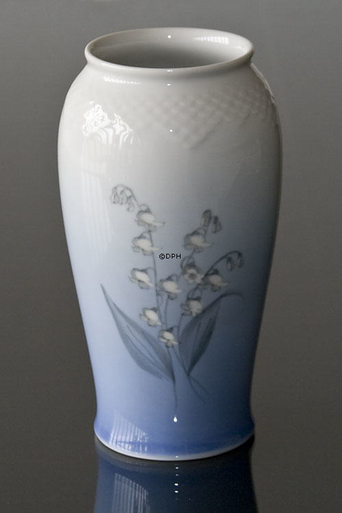 Vase med Liljekonval, Bing & Grøndahl nr. 157-682