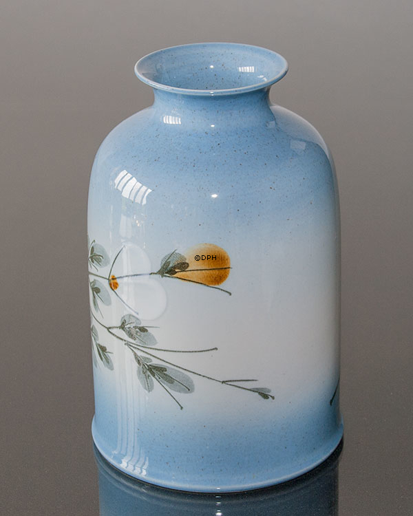 Vase med blomstergrene, Royal Copenhagen nr. 967-3889