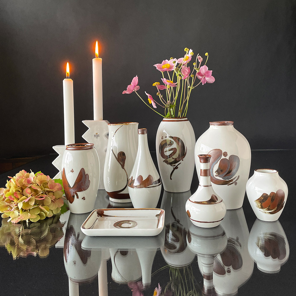 Bing & Grøndahl står også bag denne skønne brune serie af porcelænsvaser
