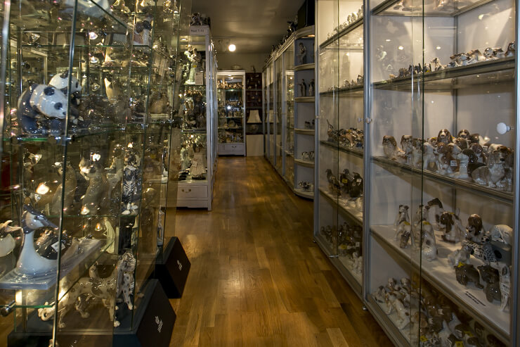 DPH Trading Contact - Shop in Odense Royal Copenhagen figurines