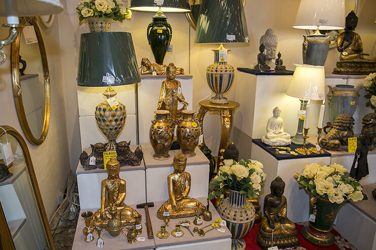 Orientalske bordlamper, lampeskærme og figurer mv..