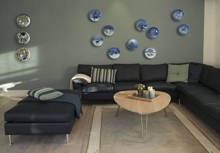 Wall decoration with plates