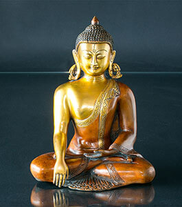 Bhumisharsa Mudra - Buddha Figur - Erdberührungsgeste