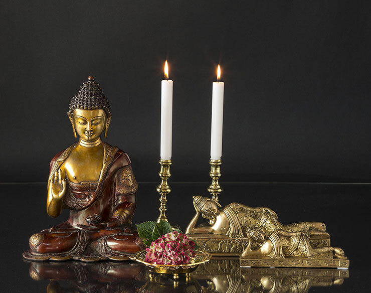 Buddha figur med liggende Nirvana Buddha figurer og Messinglysestager