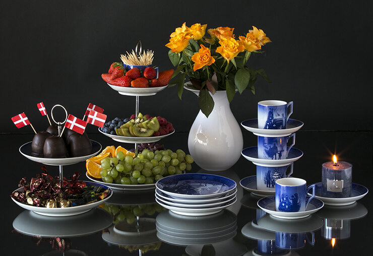 Royal Copenhagen julekopper og juleplatter med kageopsatser