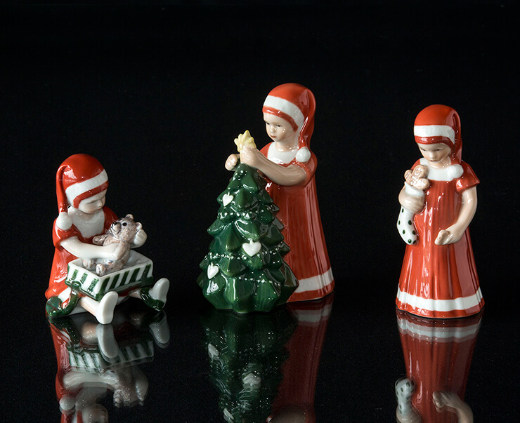 Else in her red Christmas dress