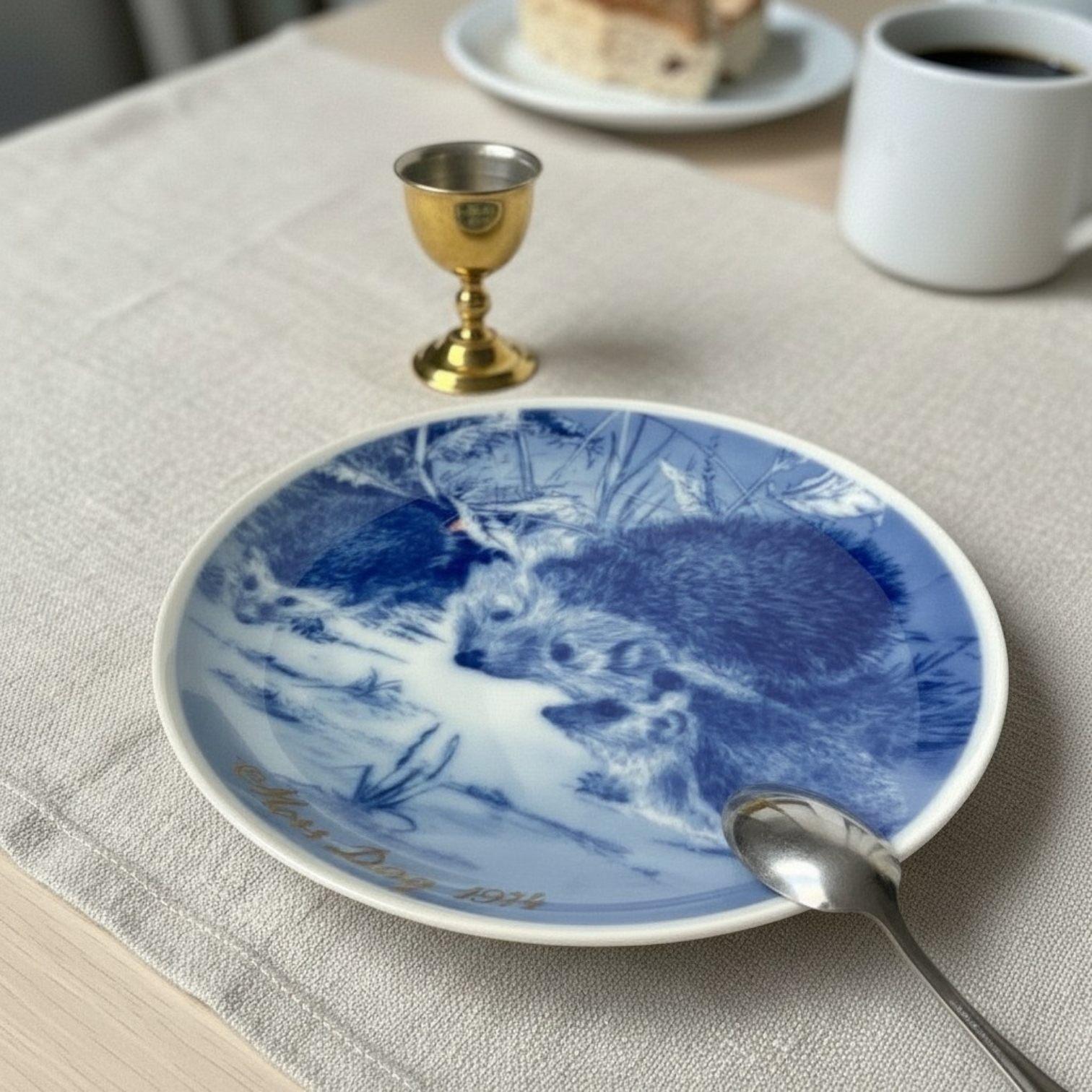 Royal Tettau Morsdagsplatte 1974 Mors Dag pindsvin på kaffebordet
