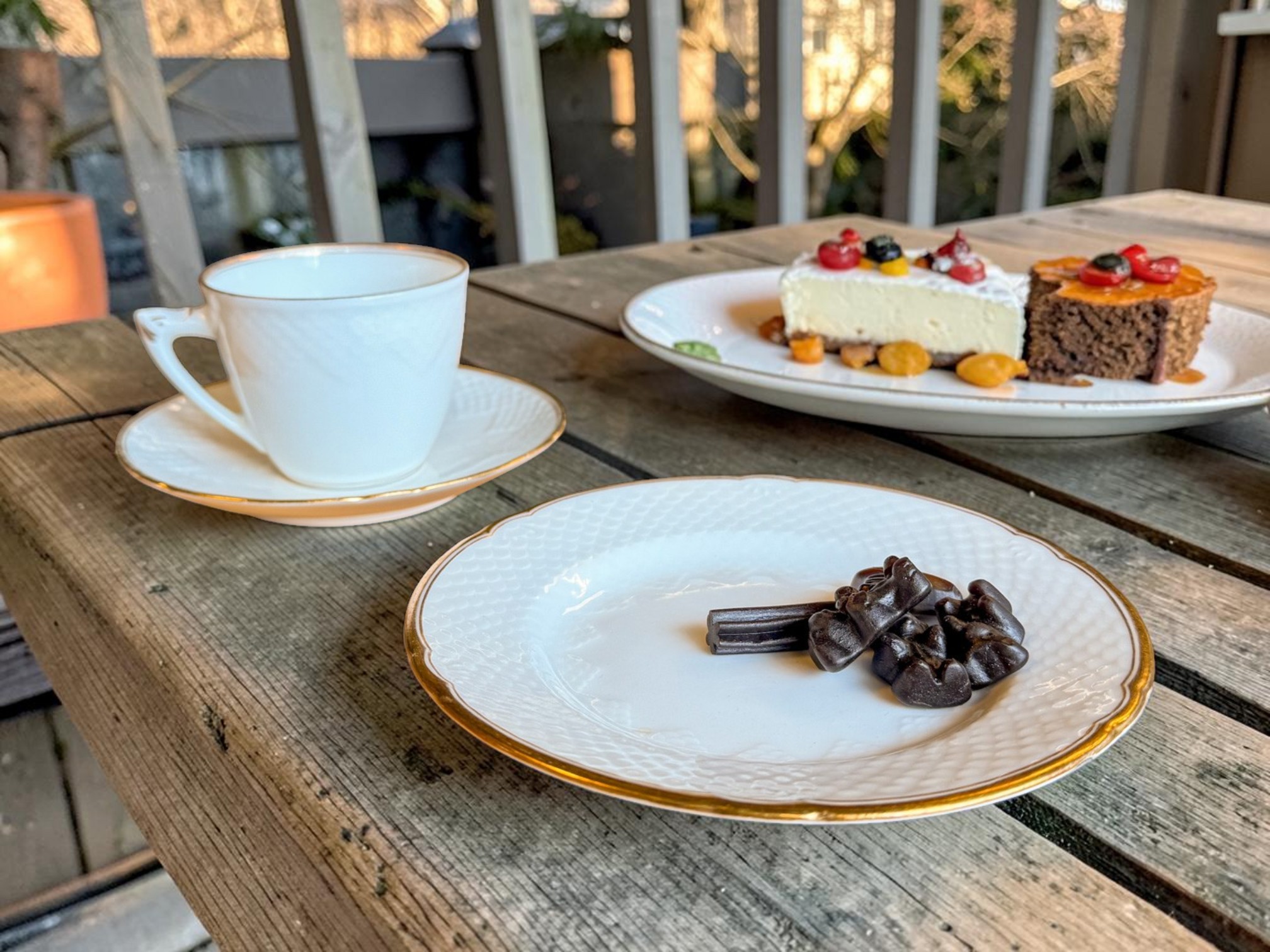 Bing & Grøndahl Hartmann kaffestel på terassen.