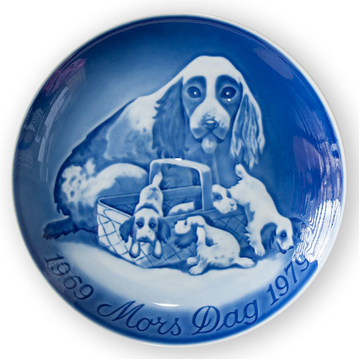 Bing & Grøndahl morsdags jubilæumsplatte 1979 med cocker spaniel og hvalpe